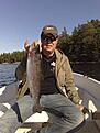G�ran har f�tt fisk, en regnb�gslax p� 1,2 kg.
Det var en solig onsdag 19 augusti 2009 kl 14.40 i �ster�ker Dr�ngsj�n.