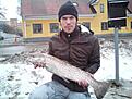 i brist p� g�ddvatten f�r man fiska i str�mmen.