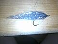 lilla fisken
bindbesrivning: 
krok: g�ddkrok 4/0
bindtr�d: svart
stj�rt: wing �n flash
kropp: wing �n flash