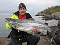 Pers p� insj�lax taget fr�n land p� dobb o tubfluga 3e okt 2012